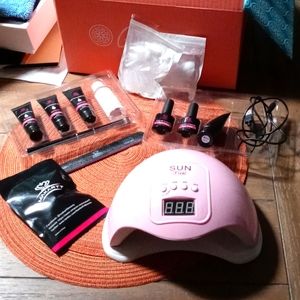 LIKE NEW COMPLETE AT HOME NAIL KIT